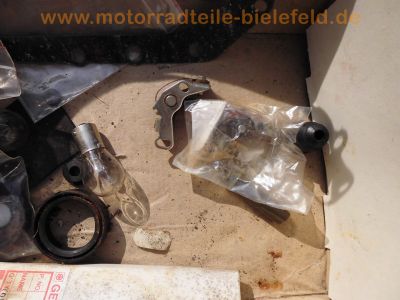 Kawasaki_KZ200A_Z200_Einzylinder_gruen_zerlegt_wie_KZ250C_Z250_LTD_-_Teile_Ersatzteile_spare-parts_spares_44.jpg