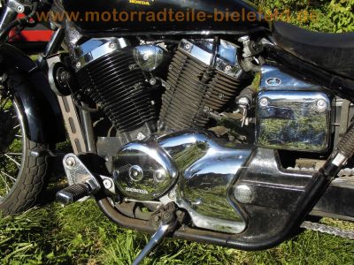 Honda_VT750DC_Black_Widow_RC48_V2_Chopper_Cruiser_Ochsenaugen_BSM-Auspuff_1Hd_19tkm_alle_Inspektionen_bei_Honda_-_wie_VT750C_Shadow_RC44_VT600C_PC21_73.jpg