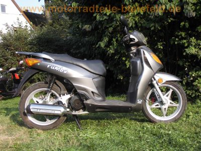 Tauris_Rumba_125_Grossrad-Roller_Scooter_4-Takt_-_wie_Avenida_Broadway_Capri_Strada_Fiera_Cubana_City-Roller_24.jpg