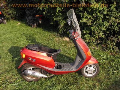 Piaggio_Sfera_125_Four-Stroke_4T_Roller_Scooter_rot_-_Technik_wie_Vespa_ET4_RST_RSL_SKR_50_125_22.jpg