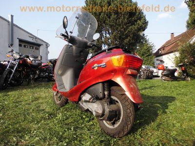Piaggio_Sfera_125_Four-Stroke_4T_Roller_Scooter_rot_-_Technik_wie_Vespa_ET4_RST_RSL_SKR_50_125_3.jpg