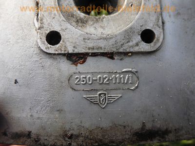 Zuendapp_ZR20_Mofa_blau_1977_Typ_447-02_Liste_0_Motor_Typ_250_-_wie_Zundapp_ZB22_ZA25_460-02_ZD10_446-210_20.jpg