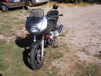 Yamaha_XJ600S_Diversion_4BR_silber-grau_Sturzschaden_Sturzbuegel_4.jpg