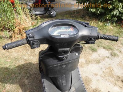 Kymco_Meteorit_KB50_Edition_Mofa-Roller_Scooter_25kmh_-_wie_Kymco_K12_Fever_ZX_46.jpg