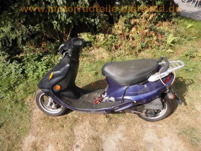 Kymco_Meteorit_KB50_Edition_Mofa-Roller_Scooter_25kmh_-_wie_Kymco_K12_Fever_ZX_5.jpg