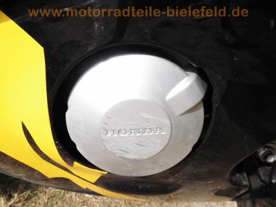 Honda_CBR600F_PC25_schwarz-gelb_Scott-Oiler_TRW-Lenker_-_wie_PC23_PC31_27.jpg