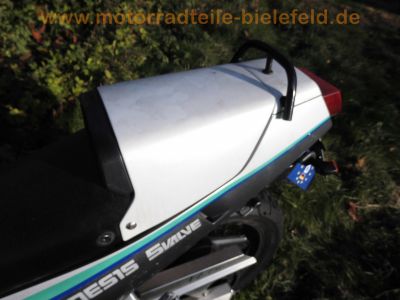 Yamaha_FZ_750_Genesis_2KK_grau-weiss_letztes_Modell_1990_17_Zoll_Vorderrad_Vollverkleidung_4in1_Auspuff_-_wie_1FN_3KT_10.jpg