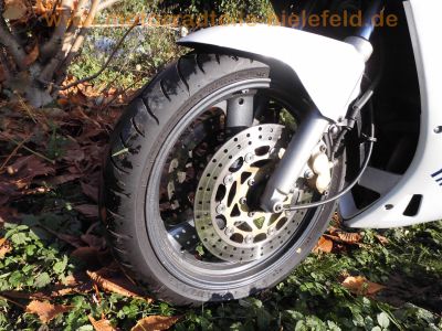 Yamaha_FZ_750_Genesis_2KK_grau-weiss_letztes_Modell_1990_17_Zoll_Vorderrad_Vollverkleidung_4in1_Auspuff_-_wie_1FN_3KT_17.jpg