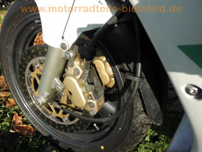Yamaha_FZ_750_Genesis_2KK_grau-weiss_letztes_Modell_1990_17_Zoll_Vorderrad_Vollverkleidung_4in1_Auspuff_-_wie_1FN_3KT_23.jpg