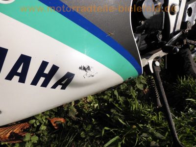 Yamaha_FZ_750_Genesis_2KK_grau-weiss_letztes_Modell_1990_17_Zoll_Vorderrad_Vollverkleidung_4in1_Auspuff_-_wie_1FN_3KT_25.jpg