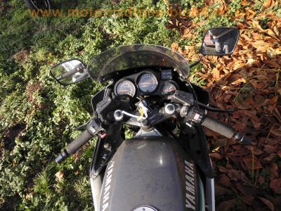 Yamaha_FZ_750_Genesis_2KK_grau-weiss_letztes_Modell_1990_17_Zoll_Vorderrad_Vollverkleidung_4in1_Auspuff_-_wie_1FN_3KT_29.jpg
