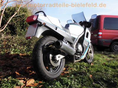 Yamaha_FZ_750_Genesis_2KK_grau-weiss_letztes_Modell_1990_17_Zoll_Vorderrad_Vollverkleidung_4in1_Auspuff_-_wie_1FN_3KT_48.jpg