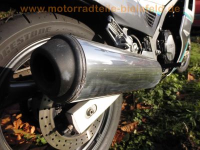 Yamaha_FZ_750_Genesis_2KK_grau-weiss_letztes_Modell_1990_17_Zoll_Vorderrad_Vollverkleidung_4in1_Auspuff_-_wie_1FN_3KT_68.jpg