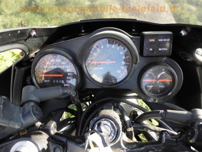 Yamaha_FZ_750_Genesis_2KK_grau-weiss_letztes_Modell_1990_17_Zoll_Vorderrad_Vollverkleidung_4in1_Auspuff_-_wie_1FN_3KT_74.jpg