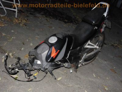 Honda_CBR_125_R_JC34_Ersatzteile_Teile_spares_spare-parts_wie_CBR125R_JC39_54.jpg
