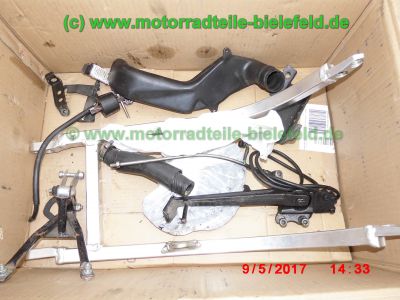 Suzuki_RGV250_GAMMA_VJ22B_Zweizylinder_Zweitakt_two-stroke_-_Teile_Ersatzteile_parts_spares_spare-parts_ricambi_repuestos_wie_VJ21_VJ23_Aprilia_RS250-152.jpg