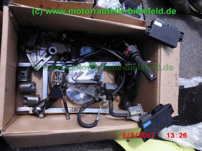 Suzuki_RGV250_GAMMA_VJ22B_Zweizylinder_Zweitakt_two-stroke_-_Teile_Ersatzteile_parts_spares_spare-parts_ricambi_repuestos_wie_VJ21_VJ23_Aprilia_RS250-30.jpg