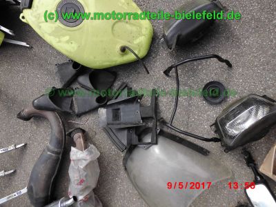 Suzuki_RGV250_GAMMA_VJ22B_Zweizylinder_Zweitakt_two-stroke_-_Teile_Ersatzteile_parts_spares_spare-parts_ricambi_repuestos_wie_VJ21_VJ23_Aprilia_RS250-64.jpg