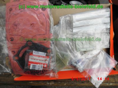 Suzuki_RGV250_GAMMA_VJ22B_Zweizylinder_Zweitakt_two-stroke_-_Teile_Ersatzteile_parts_spares_spare-parts_ricambi_repuestos_wie_VJ21_VJ23_Aprilia_RS250-94.jpg