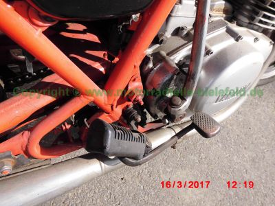 Yamaha_XS400_2A2_SOHC_schwarz_roter_Rahmen_Sito-Auspuff_–_wie_XS400SE_4G5_XS_250_360_1U4_1U5-38.jpg