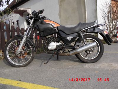 Cagiva_CZ_Roadster_125_Chopper_Einzylinder_Zweitakt_luftgekuehlt_wie_Roadster_200_1.JPG