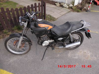 Cagiva_CZ_Roadster_125_Chopper_Einzylinder_Zweitakt_luftgekuehlt_wie_Roadster_200_5.JPG