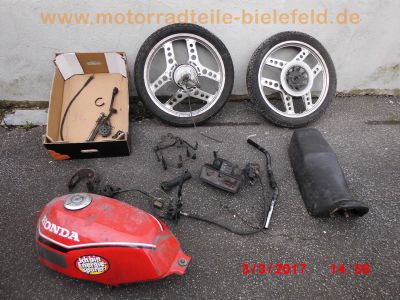 Honda_MBX80_HC04_rot_2x_Schlachtfahrzeug_-_Teile_Ersatzteile_spares_parts_wie_MBX50_AC05_MBX125_MT_50_80_MTX50_MTX80R2_HD08_HD09_MTX125R_83.jpg