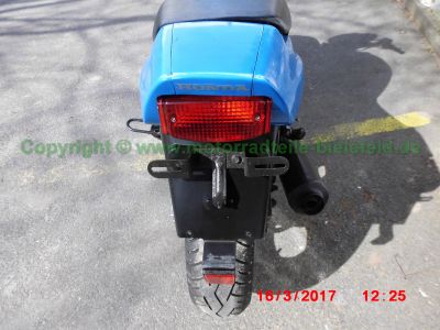 Honda_CB-1_CB400F_NC27_blau_Tankdellen_-_Motor_Technik_wie_CBR400RR_NC23_NC29-11.jpg