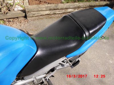 Honda_CB-1_CB400F_NC27_blau_Tankdellen_-_Motor_Technik_wie_CBR400RR_NC23_NC29-12.jpg