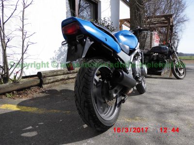 Honda_CB-1_CB400F_NC27_blau_Tankdellen_-_Motor_Technik_wie_CBR400RR_NC23_NC29-38.jpg