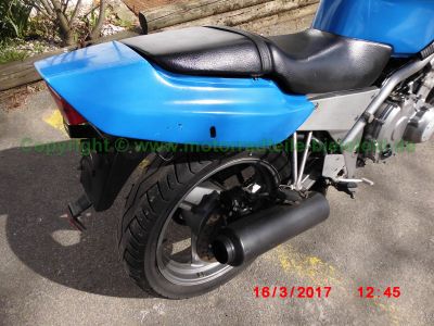 Honda_CB-1_CB400F_NC27_blau_Tankdellen_-_Motor_Technik_wie_CBR400RR_NC23_NC29-46.jpg