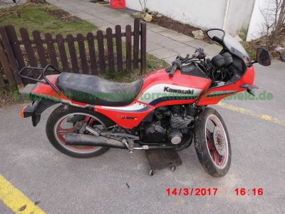 Kawasaki_GPz550UT_ZX550A_ohne_Gabel_Motor_KZ550B_–_wie_GPz_Z_KZ_400_500_550_650_750_E_UT-45.jpg