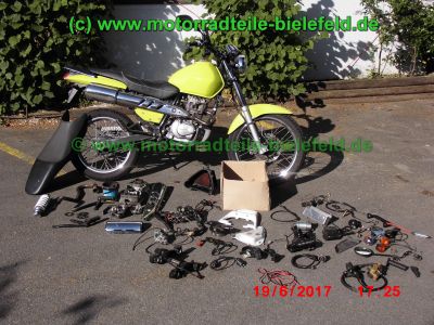 Honda_CLR125_JD18_gelb_Custom-Sitzbank_100kmh_Teile_Ersatzteile_parts_spares_spare-parts_ricambi_repuestos-1.jpg