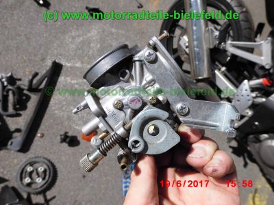 Honda_CBR125R_JC34_rot_Sturz_-_plus_Teile_Ersatzteile_parts_spares_spare-parts_ricambi_repuestos_wie_JC39-105.jpg