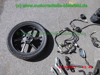 Honda_CBR125R_JC34_rot_Sturz_-_plus_Teile_Ersatzteile_parts_spares_spare-parts_ricambi_repuestos_wie_JC39-12.jpg