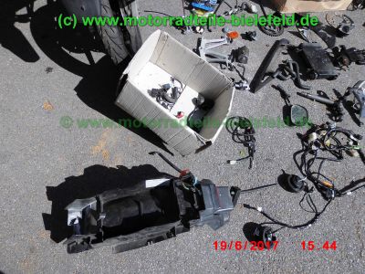 Honda_CBR125R_JC34_rot_Sturz_-_plus_Teile_Ersatzteile_parts_spares_spare-parts_ricambi_repuestos_wie_JC39-13.jpg