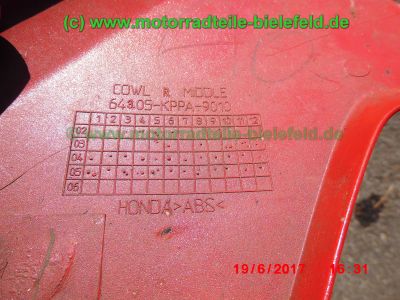 Honda_CBR125R_JC34_rot_Sturz_-_plus_Teile_Ersatzteile_parts_spares_spare-parts_ricambi_repuestos_wie_JC39-180.jpg