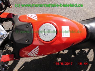 Honda_CBR125R_JC34_rot_Sturz_-_plus_Teile_Ersatzteile_parts_spares_spare-parts_ricambi_repuestos_wie_JC39-245.jpg