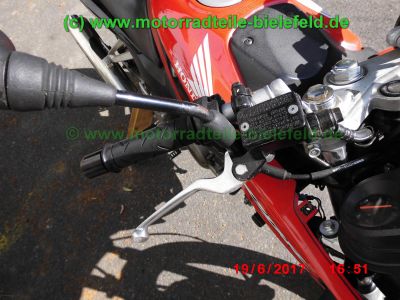 Honda_CBR125R_JC34_rot_Sturz_-_plus_Teile_Ersatzteile_parts_spares_spare-parts_ricambi_repuestos_wie_JC39-279.jpg