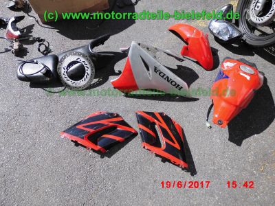 Honda_CBR125R_JC34_rot_Sturz_-_plus_Teile_Ersatzteile_parts_spares_spare-parts_ricambi_repuestos_wie_JC39-5.jpg