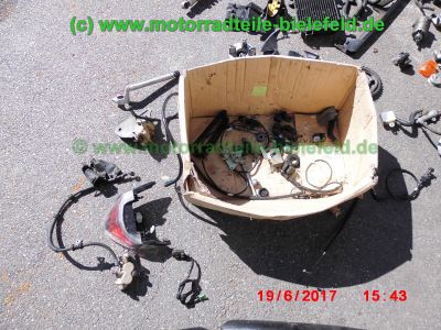 Honda_CBR125R_JC34_rot_Sturz_-_plus_Teile_Ersatzteile_parts_spares_spare-parts_ricambi_repuestos_wie_JC39-6.jpg