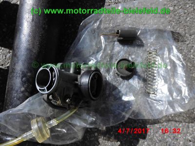 Honda_CB125J_blau_Oldtimer_1978_teilzerlegt_plus_Ersatzteile_Teile_spare-parts_ricambi_repuestos_–_Technik_wie_CB125S_CG125_XL125K_SL125-20.jpg