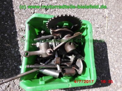 Honda_CB125J_blau_Oldtimer_1978_teilzerlegt_plus_Ersatzteile_Teile_spare-parts_ricambi_repuestos_–_Technik_wie_CB125S_CG125_XL125K_SL125-35.jpg