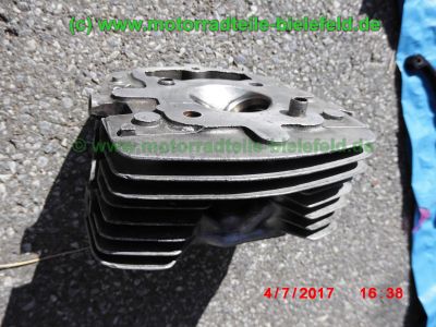 Honda_CB125J_blau_Oldtimer_1978_teilzerlegt_plus_Ersatzteile_Teile_spare-parts_ricambi_repuestos_–_Technik_wie_CB125S_CG125_XL125K_SL125-47.jpg