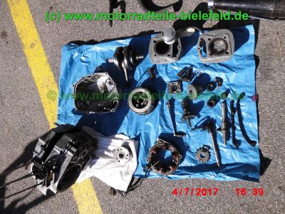 Honda_CB125J_blau_Oldtimer_1978_teilzerlegt_plus_Ersatzteile_Teile_spare-parts_ricambi_repuestos_–_Technik_wie_CB125S_CG125_XL125K_SL125-53.jpg