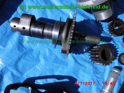 Honda_CB125J_blau_Oldtimer_1978_teilzerlegt_plus_Ersatzteile_Teile_spare-parts_ricambi_repuestos_–_Technik_wie_CB125S_CG125_XL125K_SL125-63.jpg