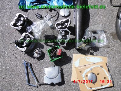 Honda_CB125J_blau_Oldtimer_1978_teilzerlegt_plus_Ersatzteile_Teile_spare-parts_ricambi_repuestos_–_Technik_wie_CB125S_CG125_XL125K_SL125-8.jpg