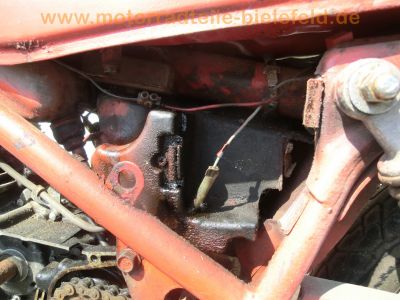 Honda_MB-8_HC01_rot_Motor_dreht_-_wie_MB-5_MT_5_8_50_80_MTX_80_HD06_15.jpg