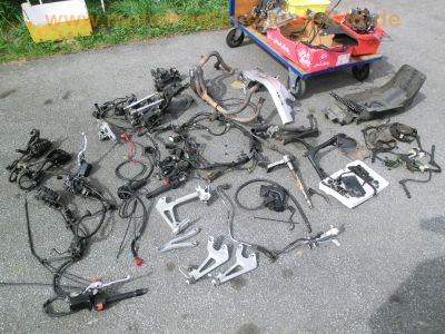 Honda_VFR_800_Fi_RC46_Motorteile_Zylinderkopf_Lichtmaschine_Anlasser_Kupplung_etc__2.jpg