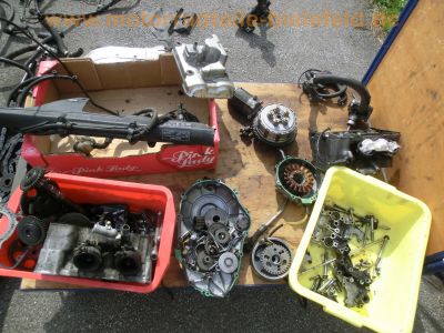 Honda_VFR_800_Fi_RC46_Motorteile_Zylinderkopf_Lichtmaschine_Anlasser_Kupplung_etc__92.jpg